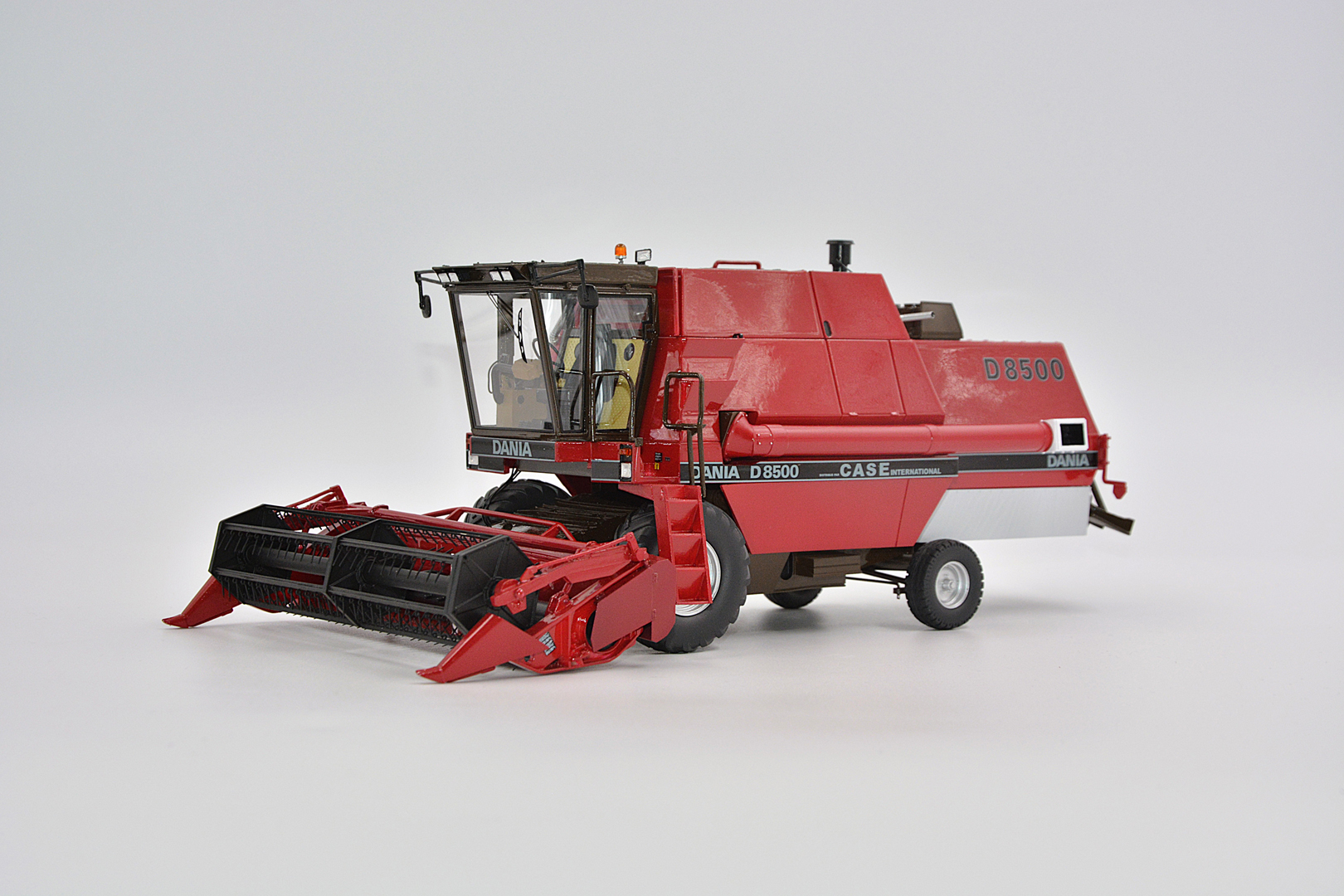 Dania-Case IH D8500